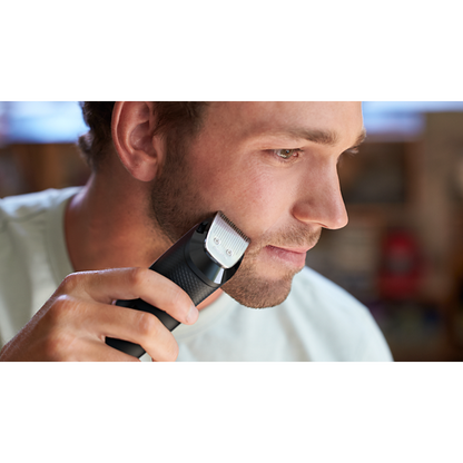 Philips Series 5000 Beard Trimmer BT5502/13 | Effortless and Precise Grooming