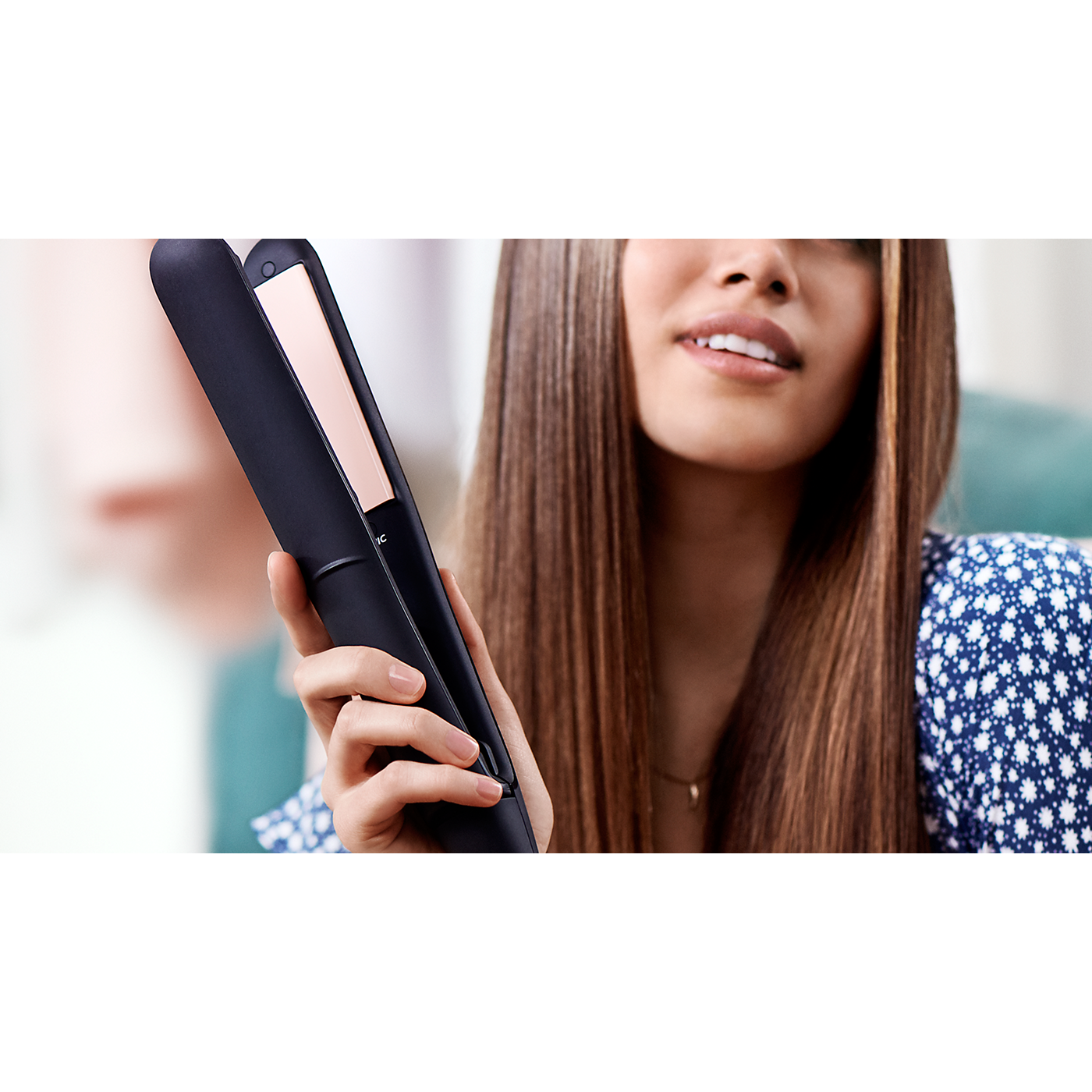 StraightCare Essential ThermoProtect straightener BHS378